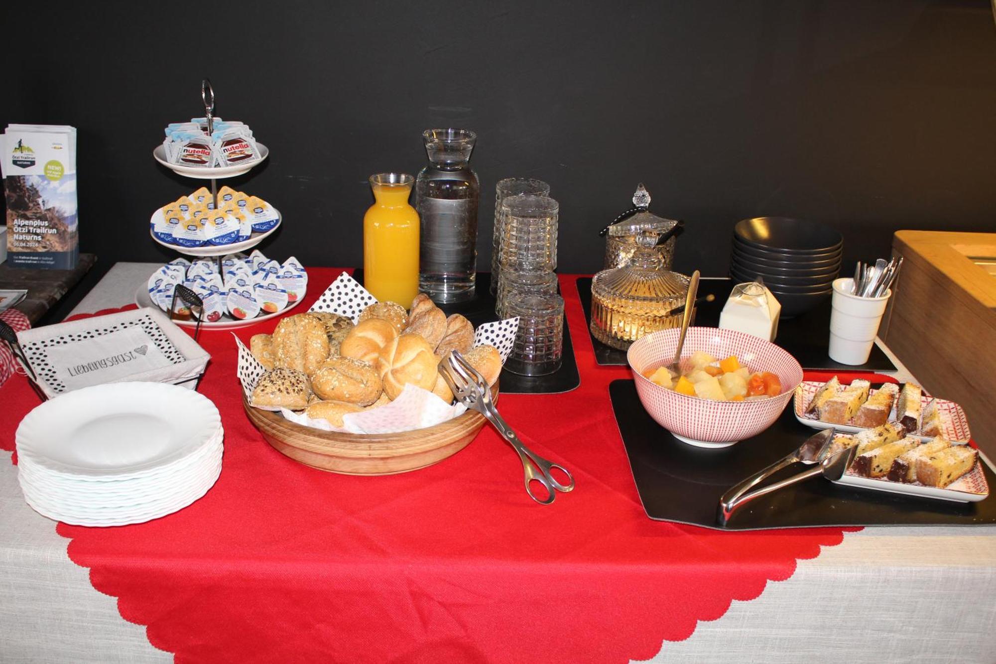 Garni Unterwegguetl Bed & Breakfast Naturns Ngoại thất bức ảnh