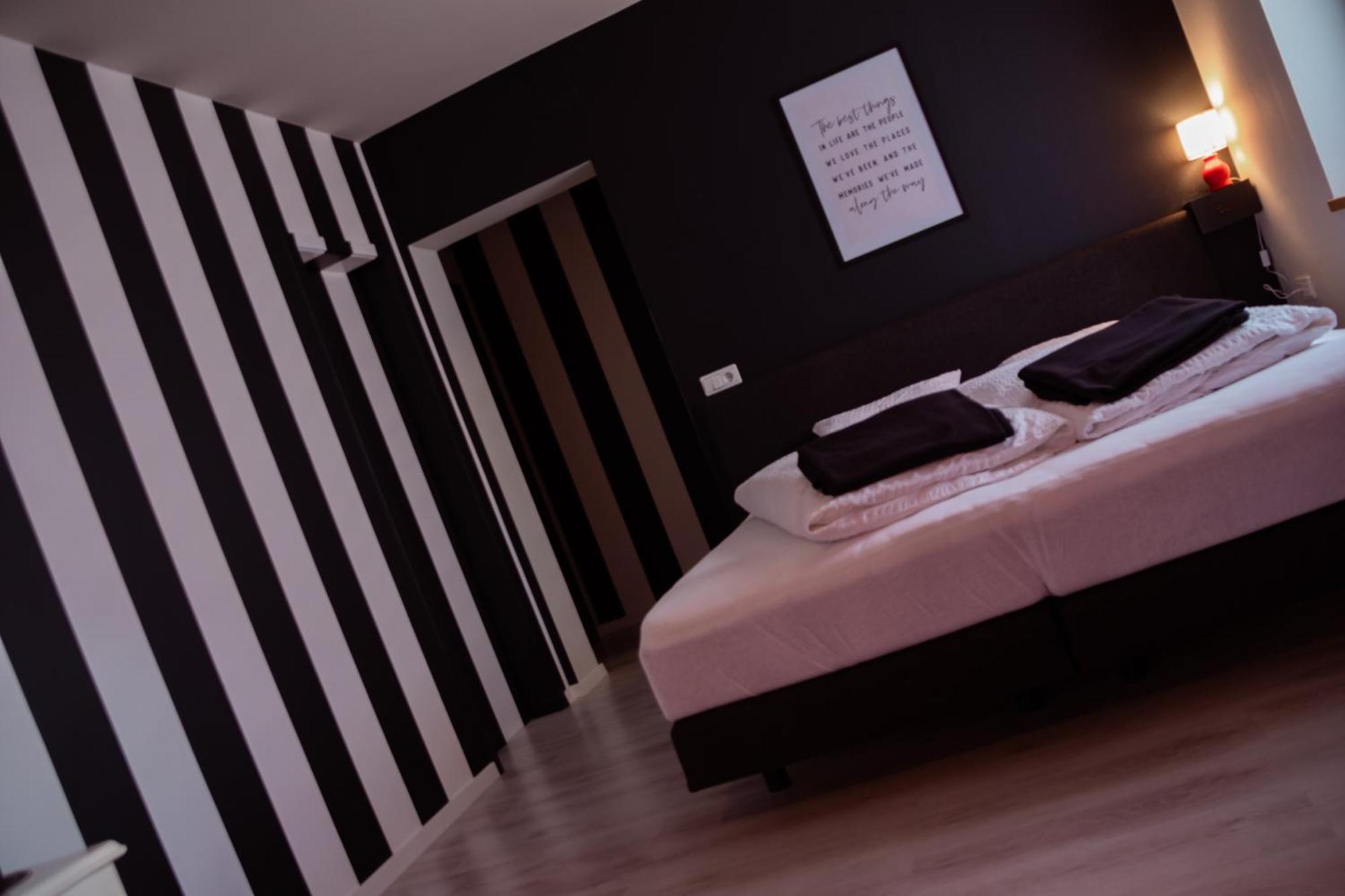 Garni Unterwegguetl Bed & Breakfast Naturns Ngoại thất bức ảnh